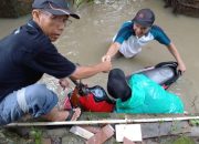 Banjir Balikpapan Seret Siswi SMK Hingga 30 Meter