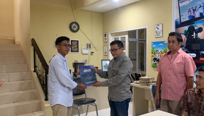 Resmi Terima SK PLT, Adam Nahkodai JMSI PPU Satu Tahun ke Depan