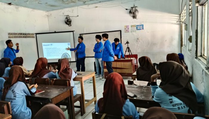 Program Sosialisasi dan Edukasi Power BI untuk Pengembangan Kompetensi Digital Siswa/I MA Wujuhul Khair