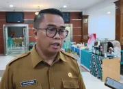 Mahyunadi Larang Sekolah Wajibkan Pembelian Seragam lewat Koperasi