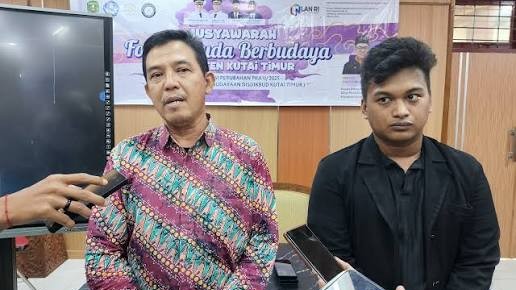 Ketika Birokrasi Berpadu Seni: Cara Padliyansyah Menjaga Ingatan Kultural Kutai Timur