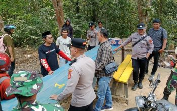 Petani Tepian Makmur Didampingi PDIP Kutim Kepung Kantor PT AWS, Tolak Pengrusakan dan Perampasan Lahan